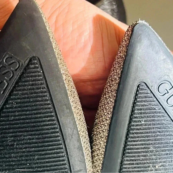 GUESS GOLDEN PUMPS SIZE 7 1/2 LIKE NEW WOMENS - Picture 5 of 14